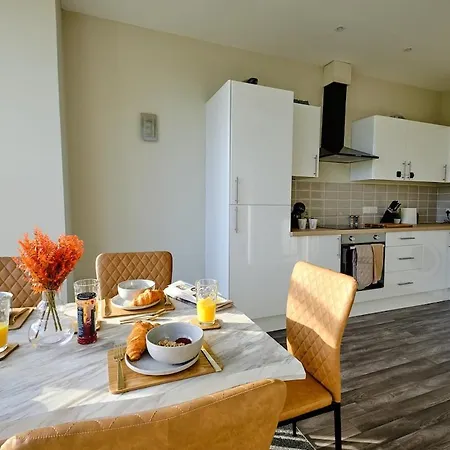 아파트 York Place Suites F1 *
