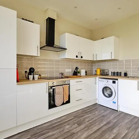 York Place Suites F1 해러게이트