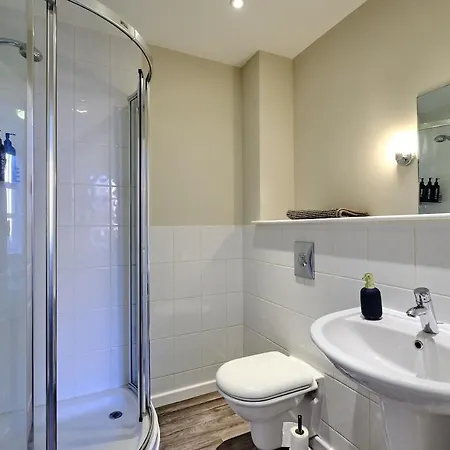 아파트 York Place Suites F1 *